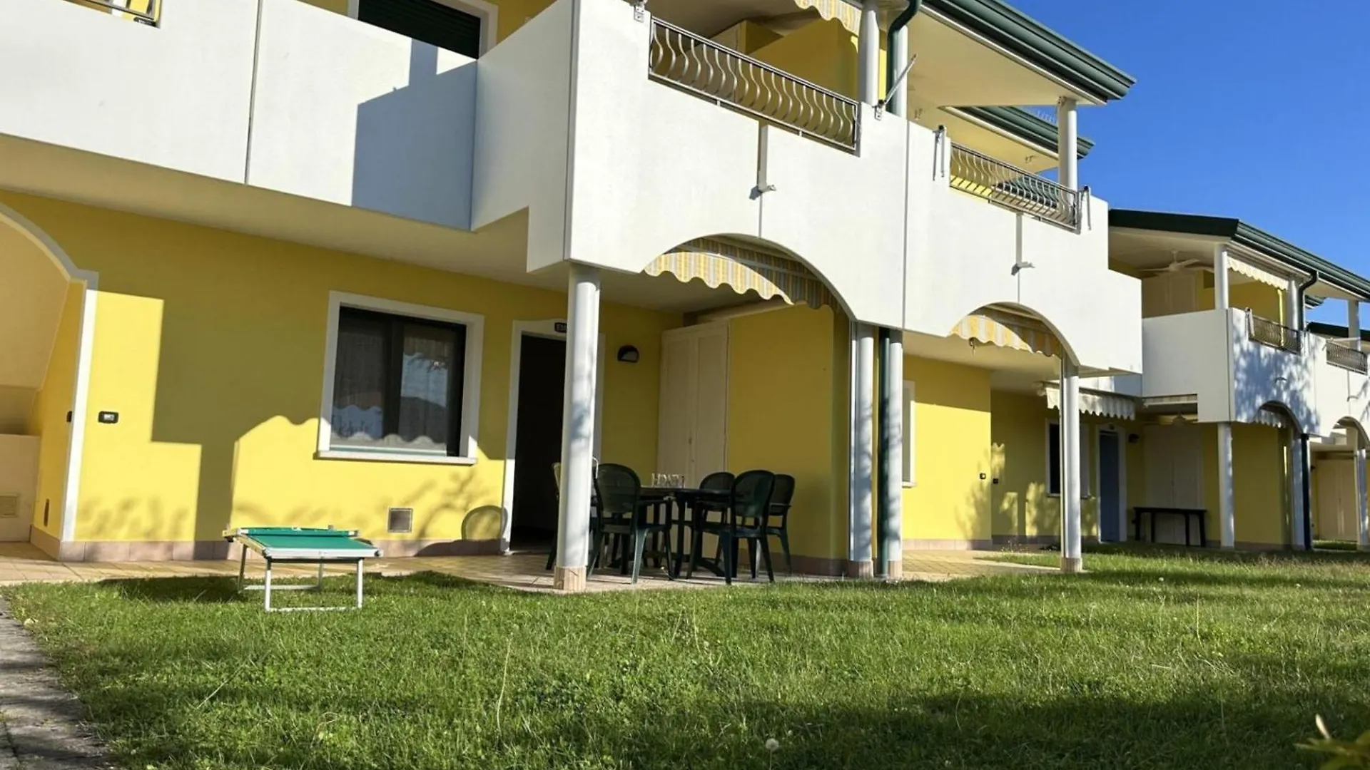 Relaxing Getaway With Pool And Garden In Bibione Apartment San Michele al Tagliamento